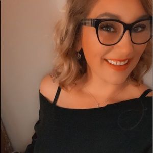 Meet your Posher, Karlie